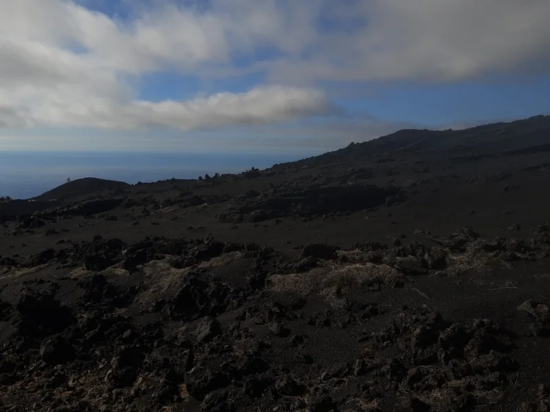 Det svarta lavafältet efter utbrottet 2021 på La Palma